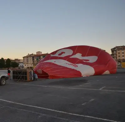 spainventure-prepare-the-hot-air-balloon-in-fuengirola