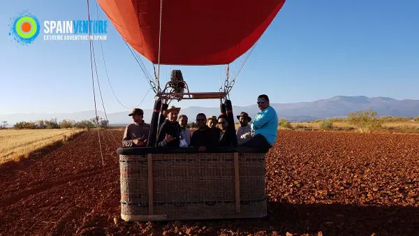 spainventure-hot-air-balloon-flight-at-malaga guadix-50th-birthday-andalucian-american-landing-in-a-field-fuengirola