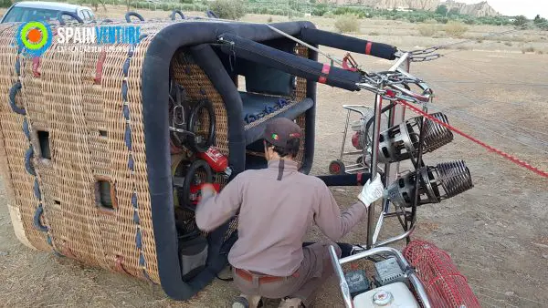 spainventure-hot-air-balloon-flight-at-guadix-50th-birthday-balloon-basket-fuengirola