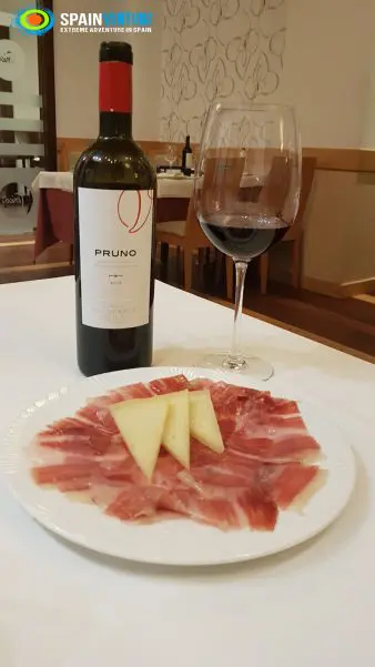 spainventure-tanicos-fuengirola-fantastic-group-50th-birthday-serrano-jam-sheep-cheese spainventure-tanicos-fuengirola-fantastic-group-50th-birthday-serrano-jam-sheep-cheese