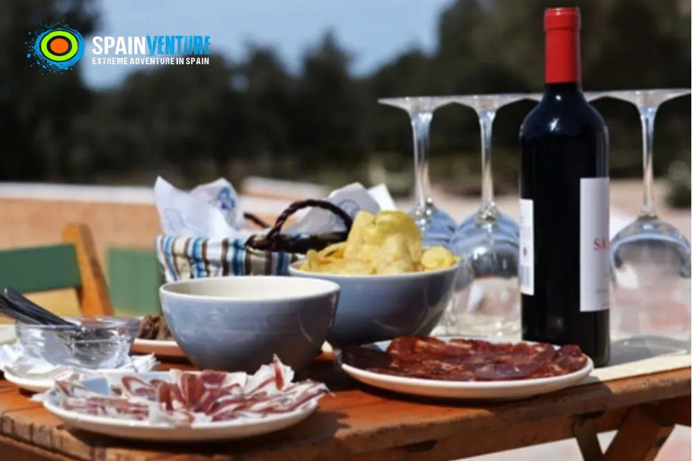 Spainventure a single Traveller will take a lunch in a field