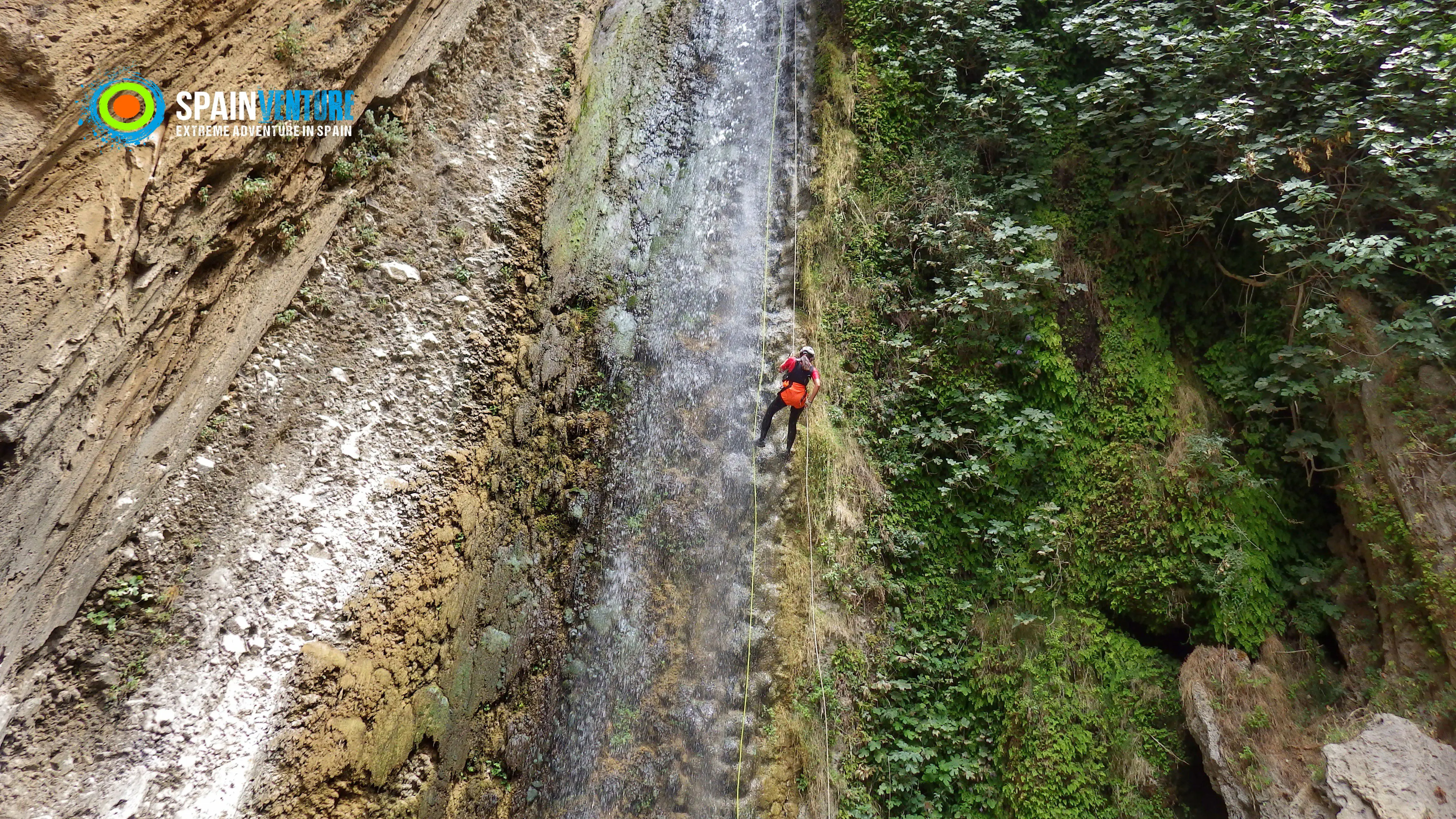 Spainventure Caminito del Rey Barranquismo en Ronda Rapel en la cascada Canyoning & Rappeling