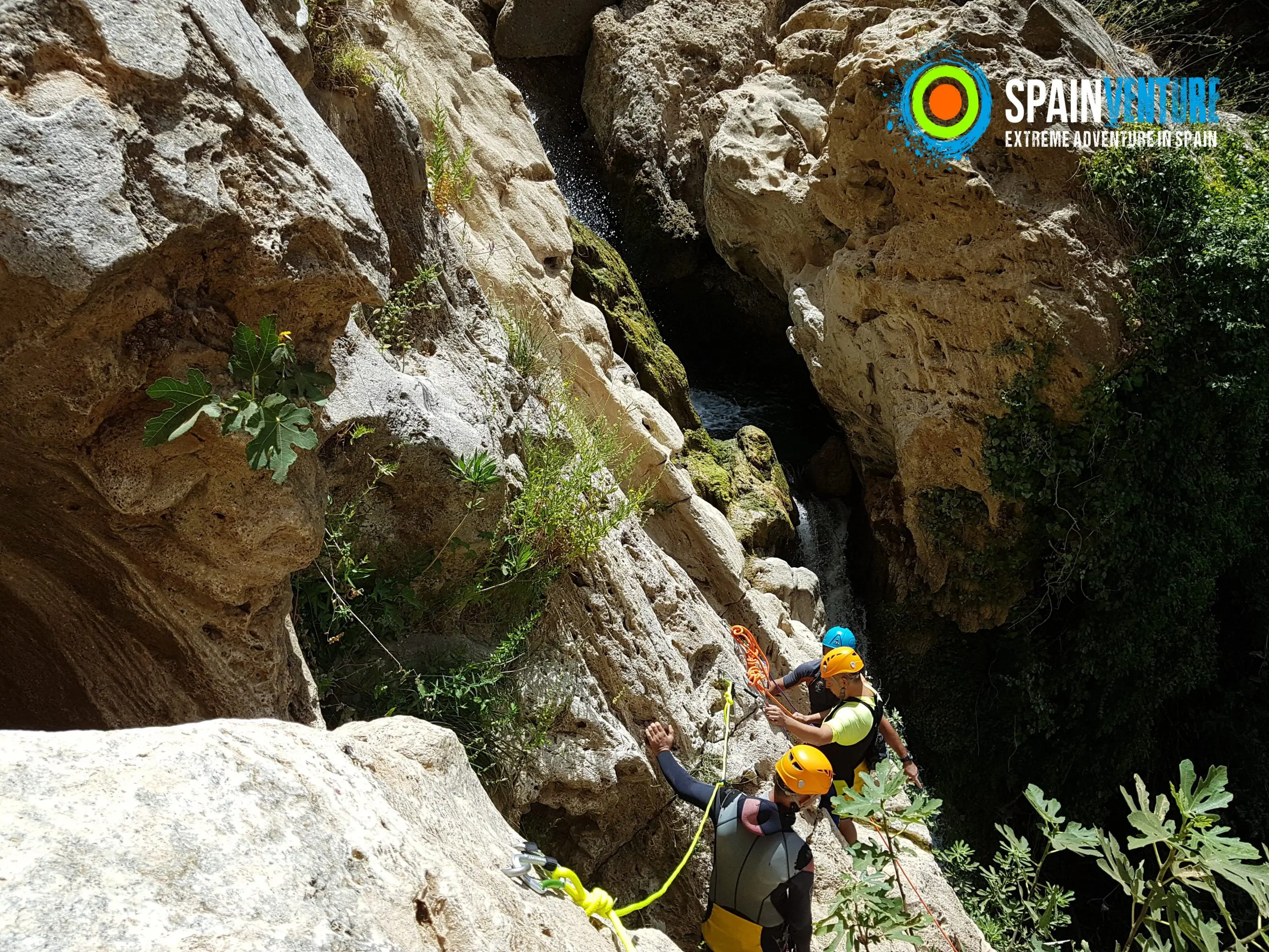 Spainventure Barranquismo Rappel 30 Metros Spainventure Barranquismo Rappel 30 Metros