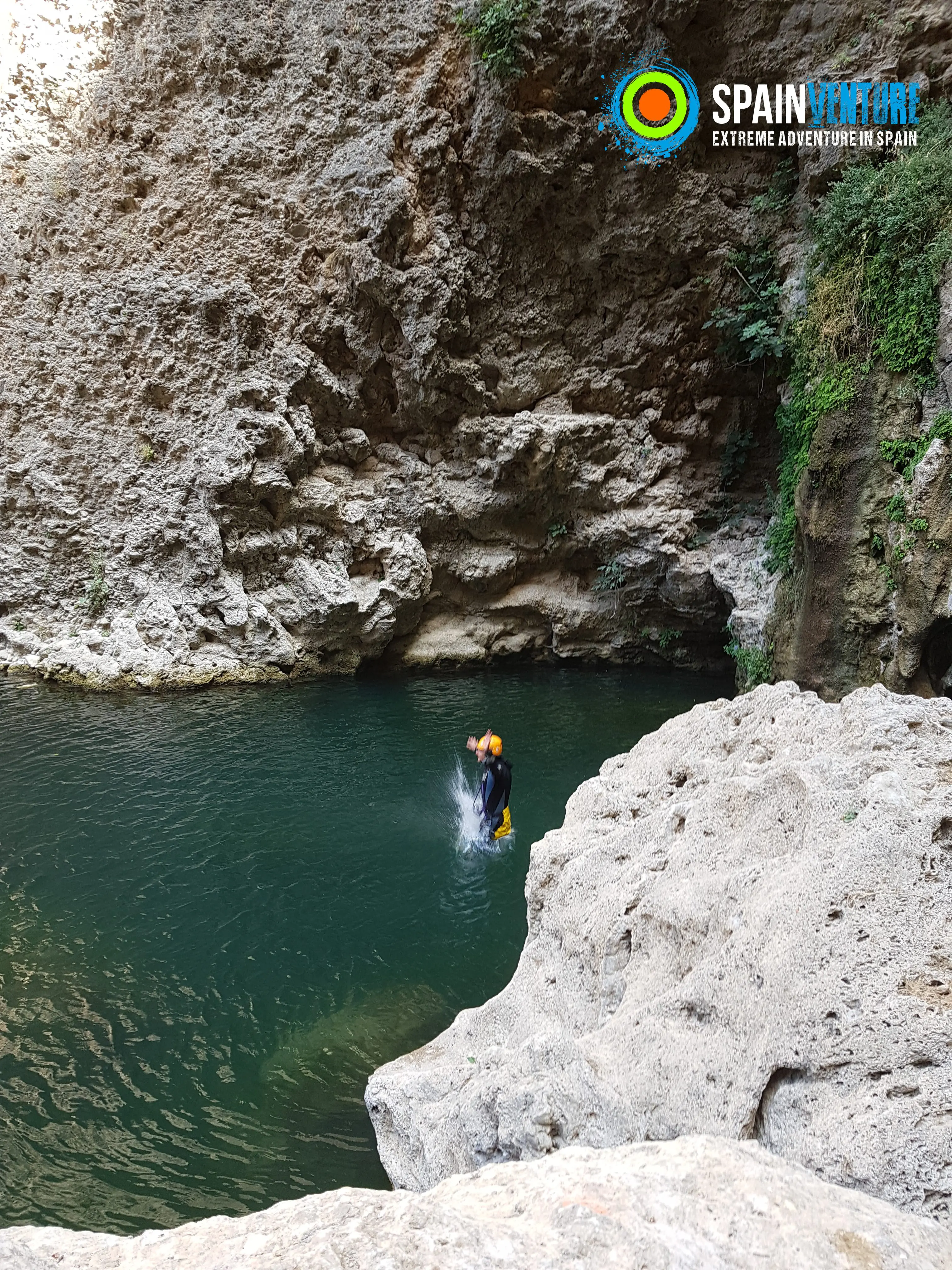 Spainventure Rappel en Ronda Salto a la Poza Spainventure Rappel en Ronda Salto a la Poza