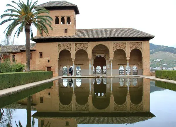 VISITA GUIADA A LA ALHAMBRA Y GRANADA CITY TOUR - Imagen 4