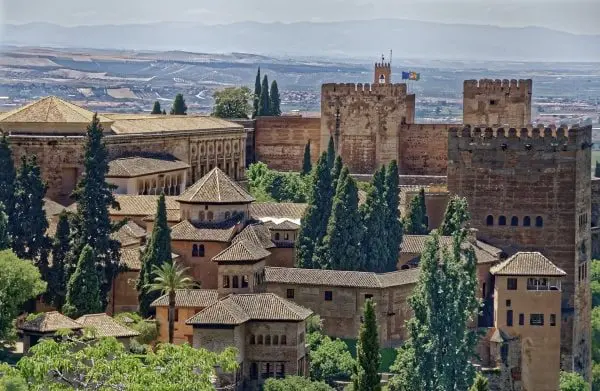 VISITA GUIADA A LA ALHAMBRA Y GRANADA CITY TOUR - Imagen 2