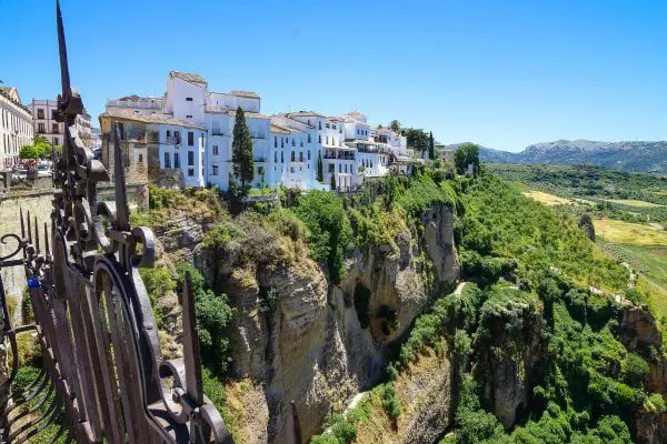 VISITA GUIADA A SETENIL DE LAS BODEGAS Y RONDA - Imagen 4