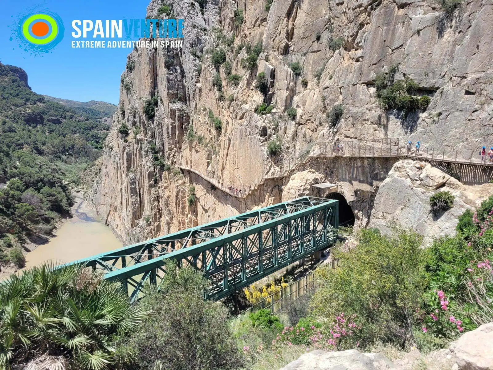 spainventure-caminito-del-rey-puente-hacia-tunel