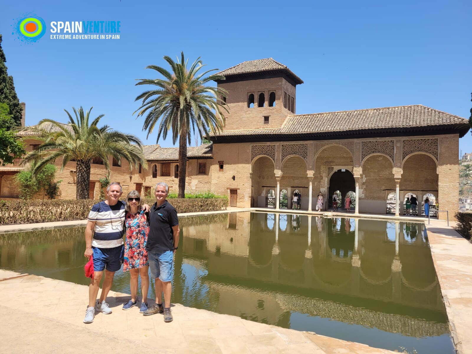 spainventure-la-alhambra-piscina descubrir andalucia